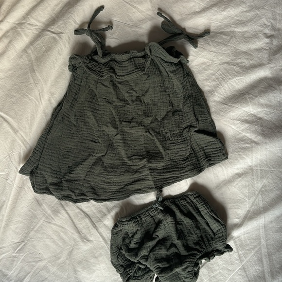 Rylee + Cru Top and Bottom Set - Picture 2 of 4